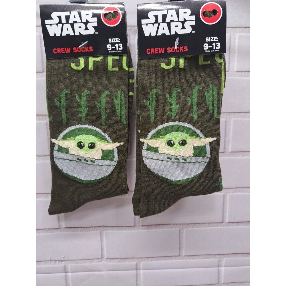 2 Pair, Disney Star Wars Grogu In‎ Pram Baby Yoda Novelty Crew Socks 9-13, NWT